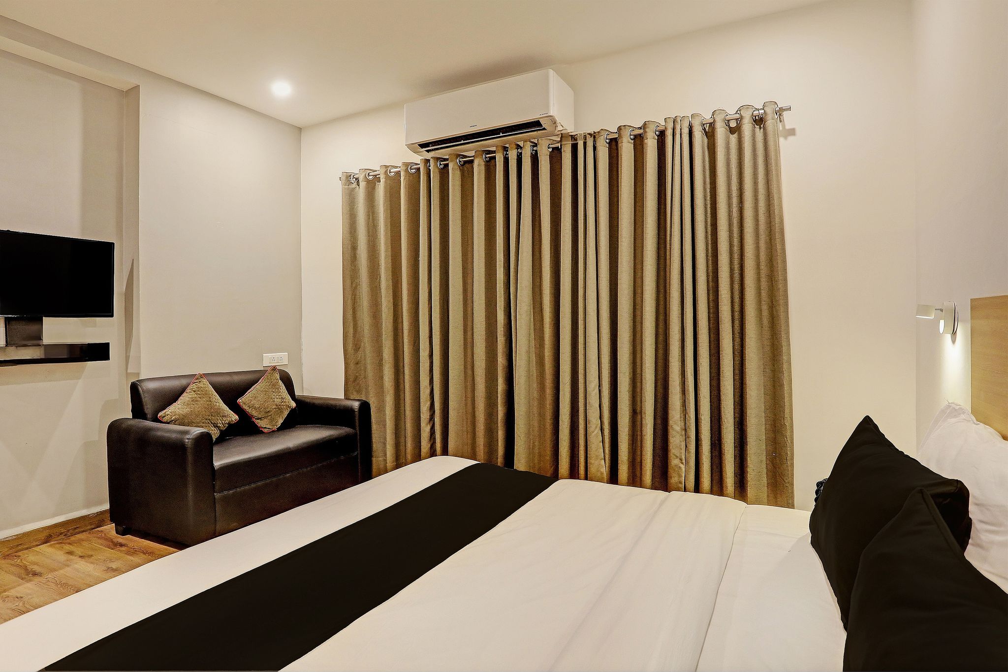 Super Townhouse Swain Heritage Classic Room 5