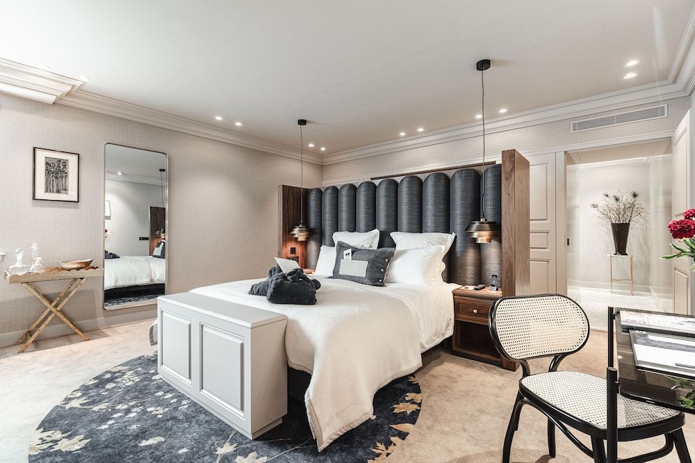 undefined Hotel 717 9