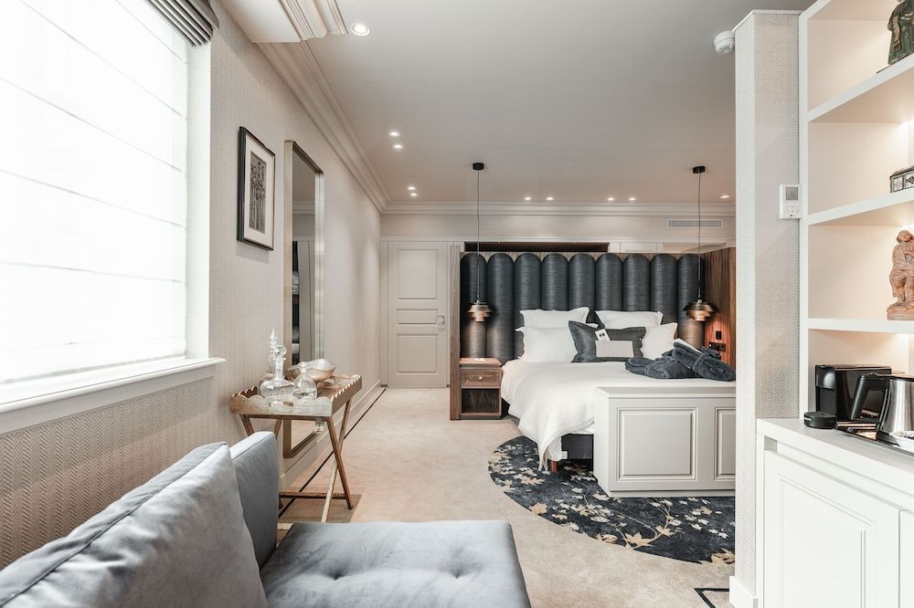 undefined Hotel 717 8