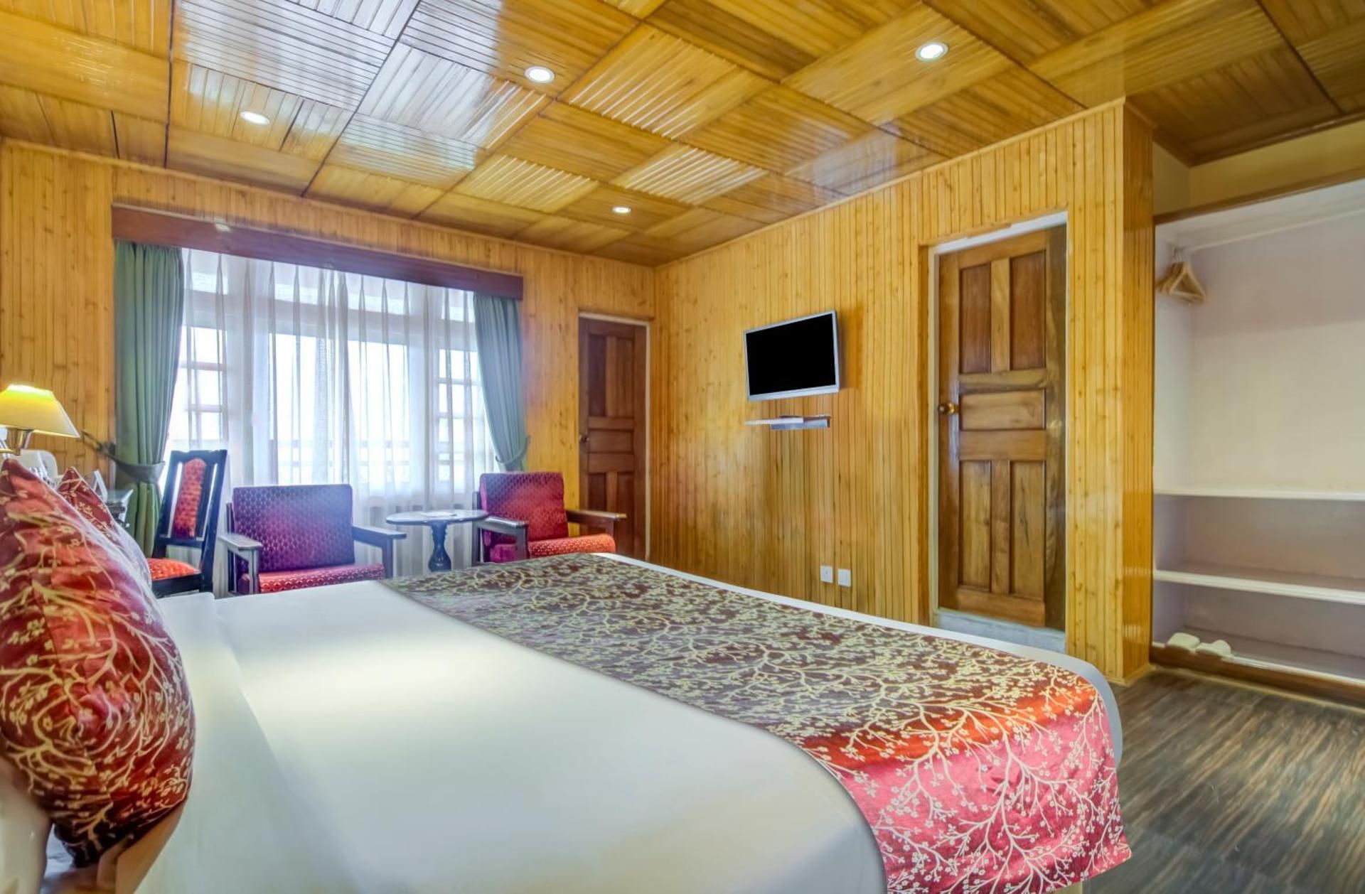 Summit Tashi Ghang Resort DELUXE ROOM WITH PVT BALCONY 4