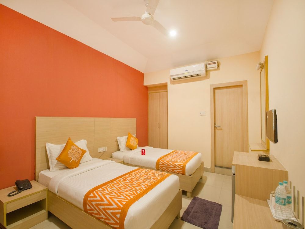 OYO 10235 Oyster Transit Hotels Double or Twin Room 8