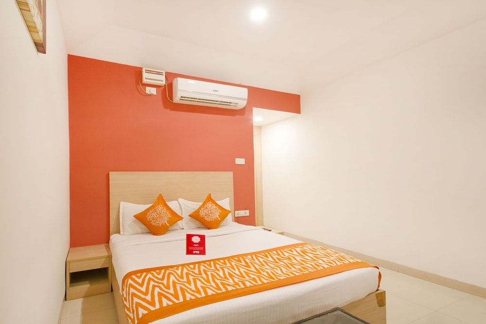 OYO 10235 Oyster Transit Hotels Double or Twin Room 6