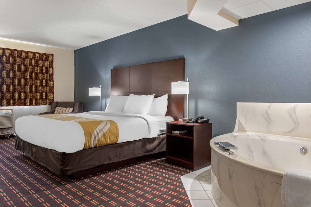 Suite, 1 King Bed, Non Smoking
