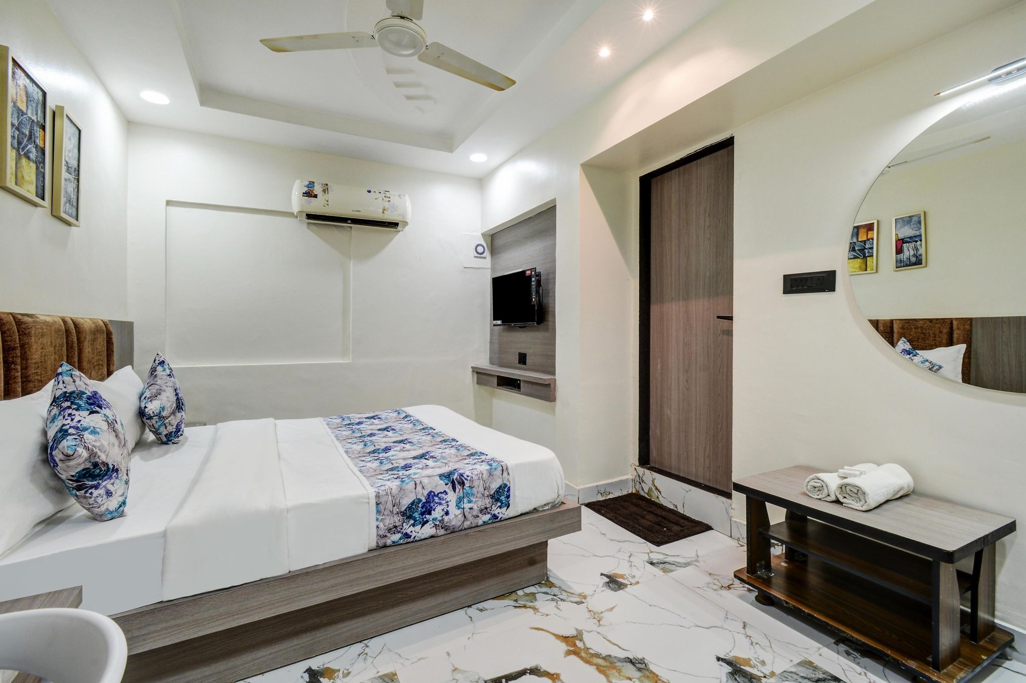 Hotel Royal Stay Deluxe Double Bed AC Room 5