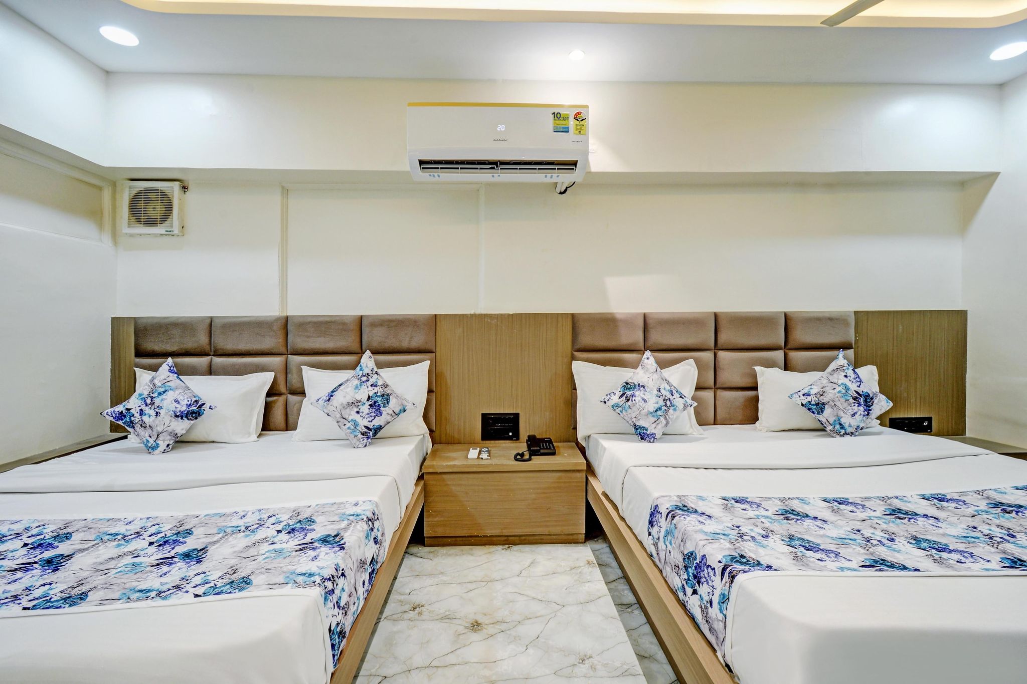 Deluxe 4 Bed AC Room