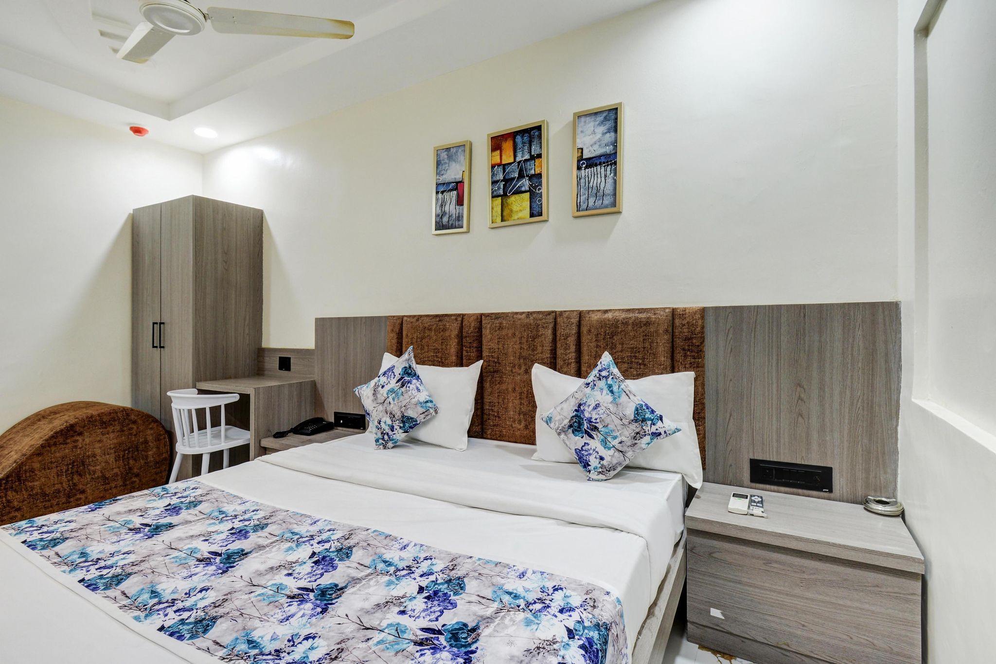 Hotel Royal Stay Deluxe Double Bed AC Room 6