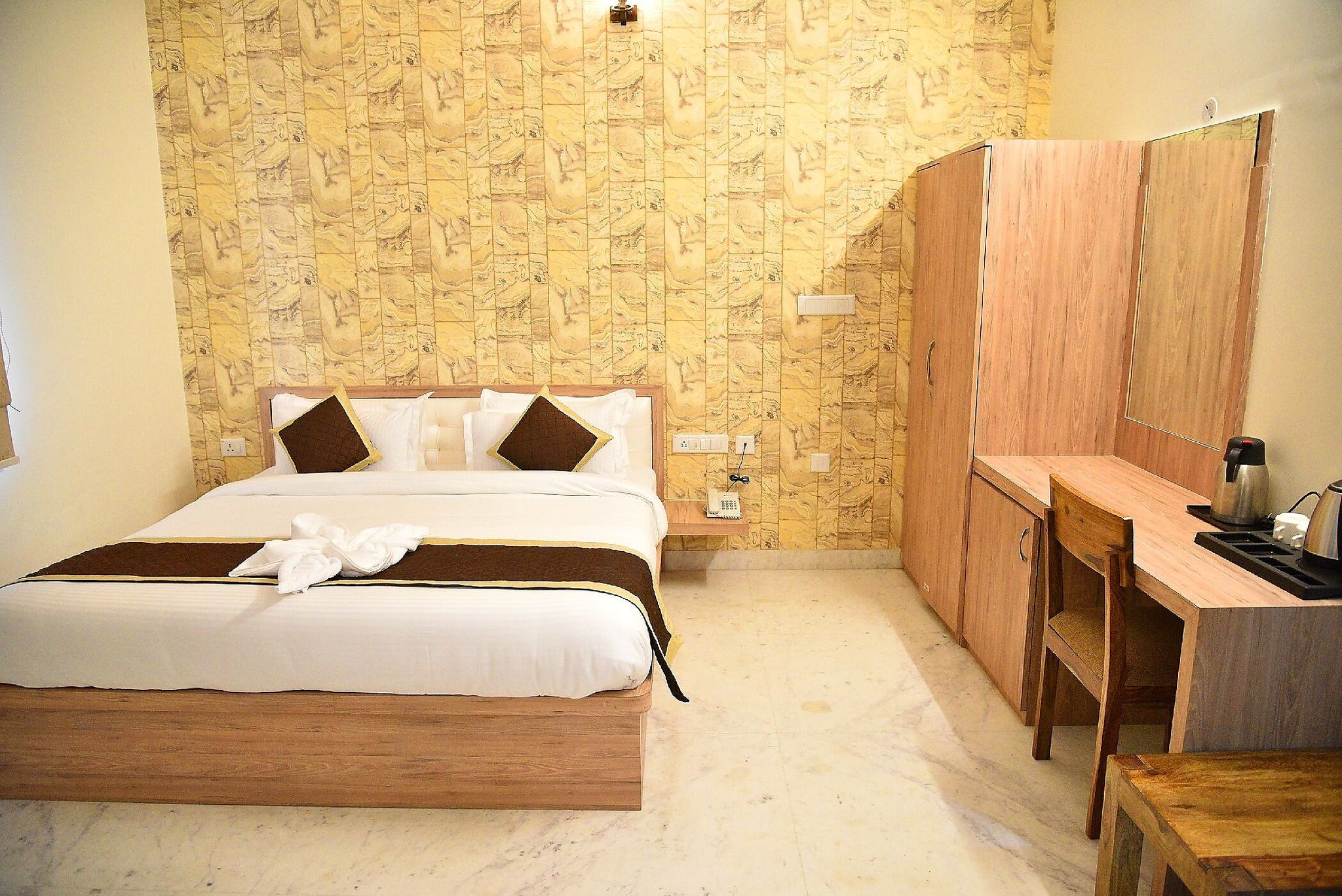 The White Tulip Premium Room 3