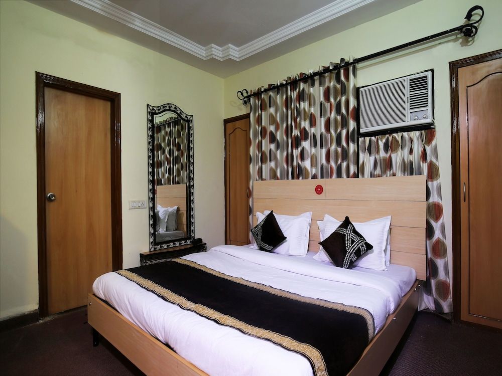 undefined OYO 10416 Hotel Arts Executive 8