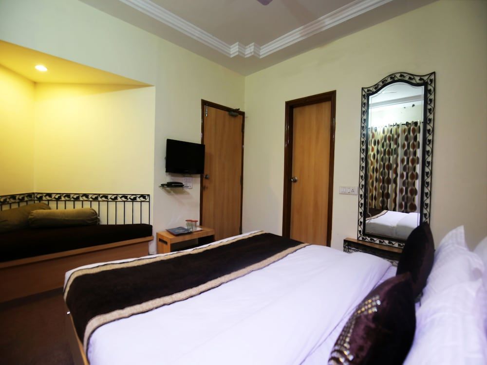 undefined OYO 10416 Hotel Arts Executive 9