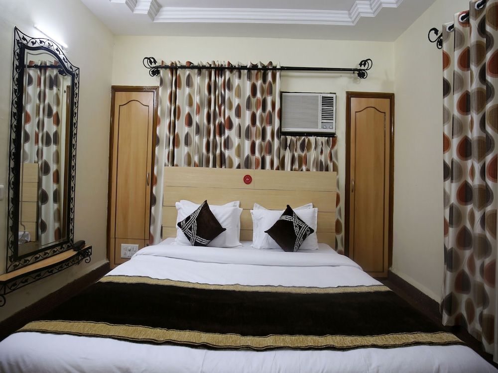 undefined OYO 10416 Hotel Arts Executive 3