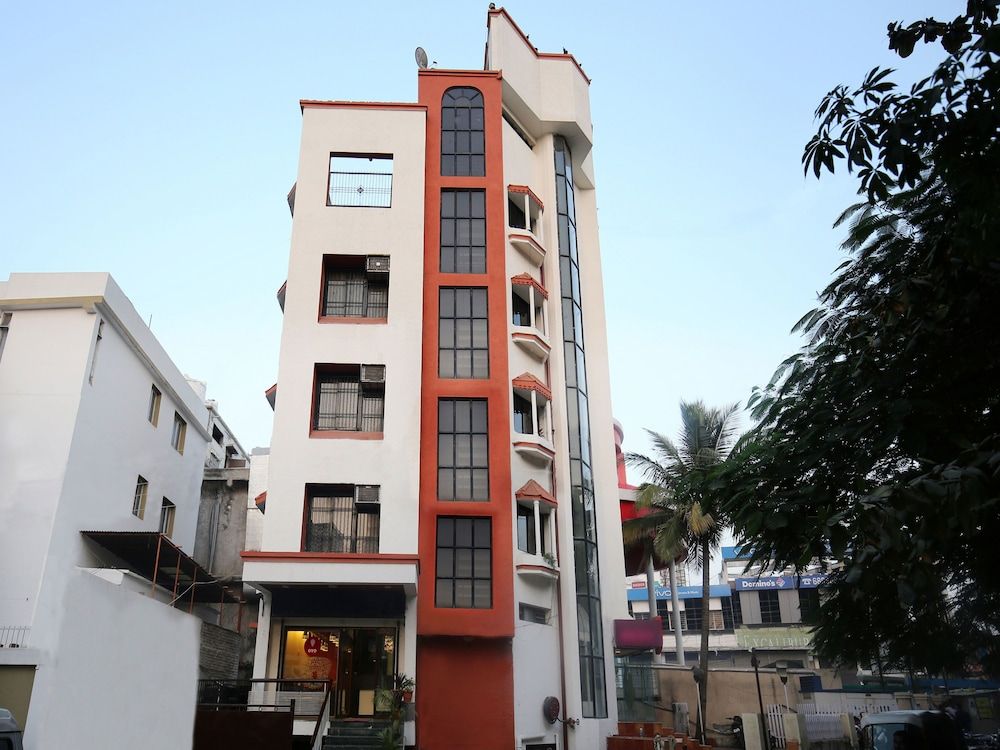 undefined OYO 10416 Hotel Arts Executive