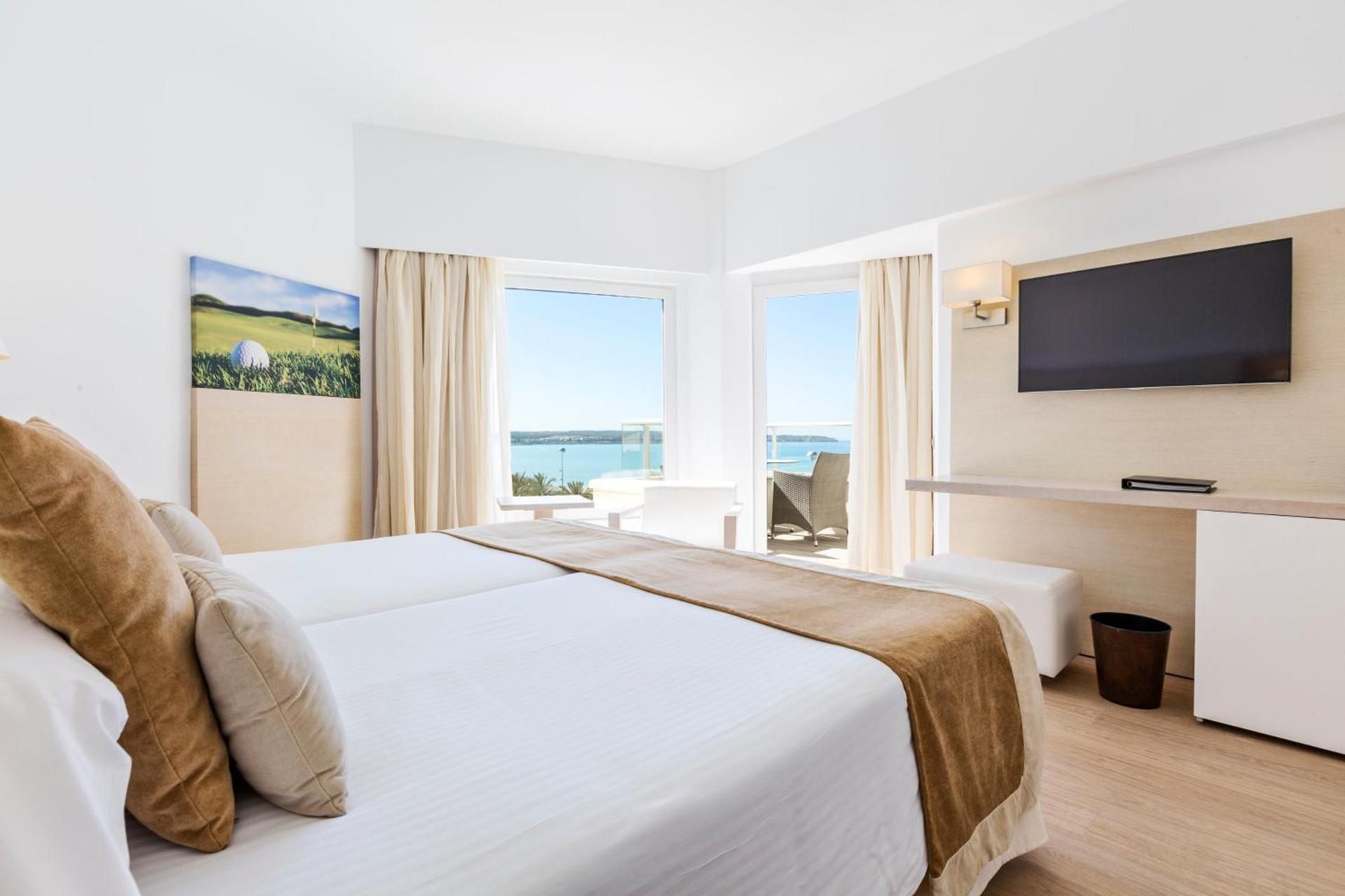 Double or Twin Room with Side Sea View