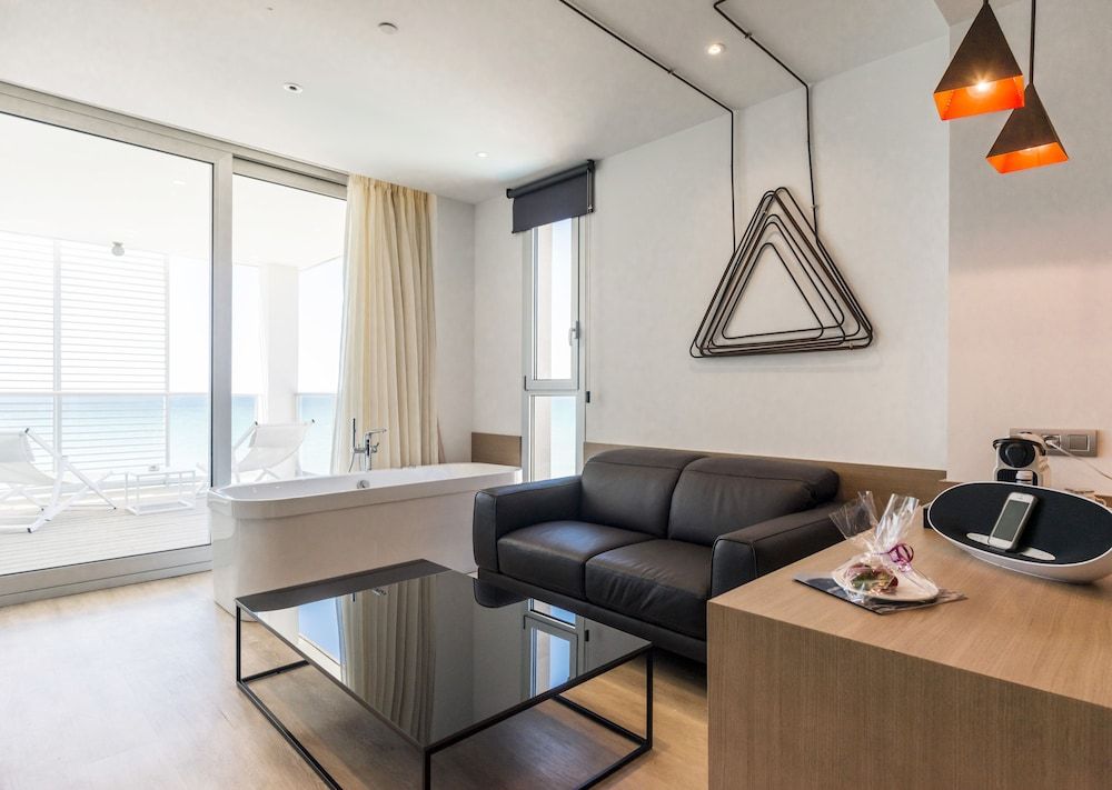 Pure Salt Garonda - Adults Only Junior Suite, Sea View 12