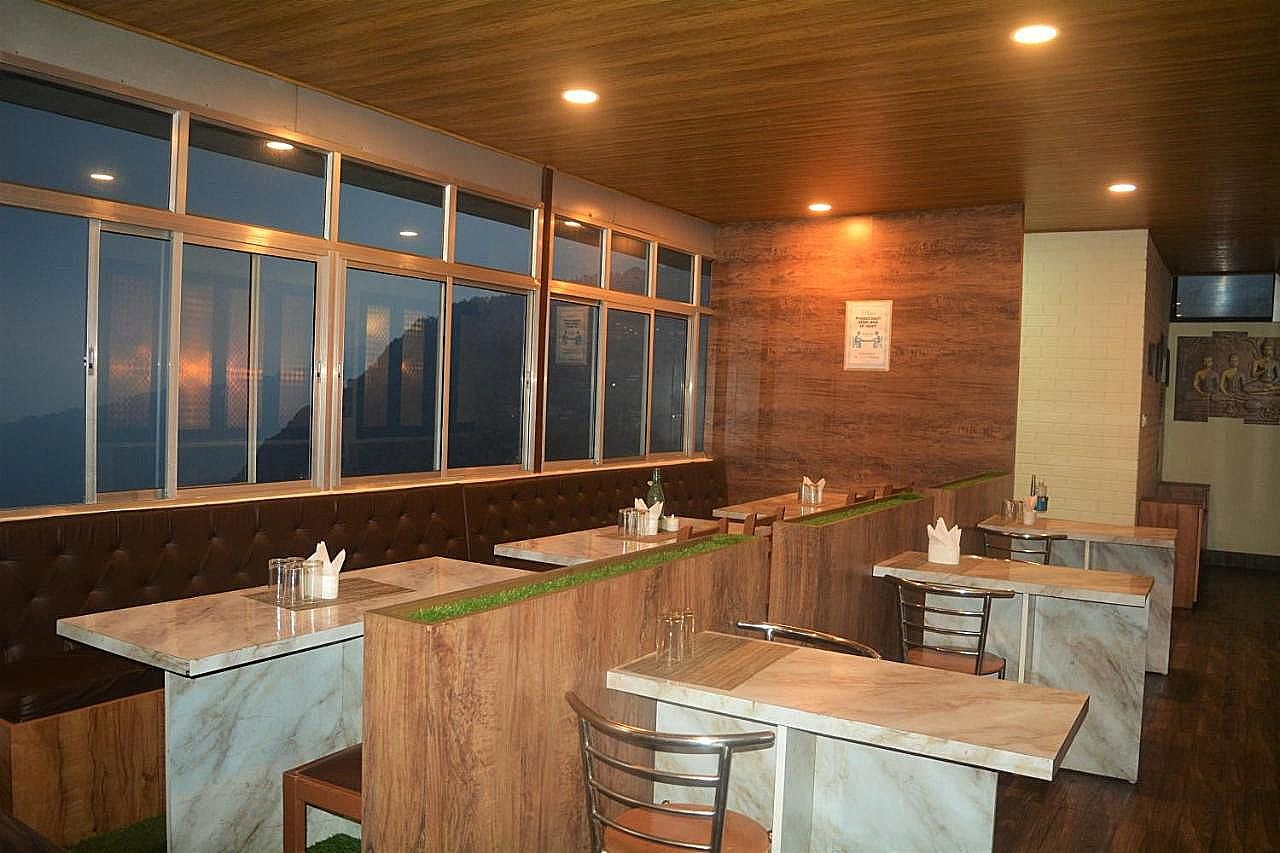 Food & Dining