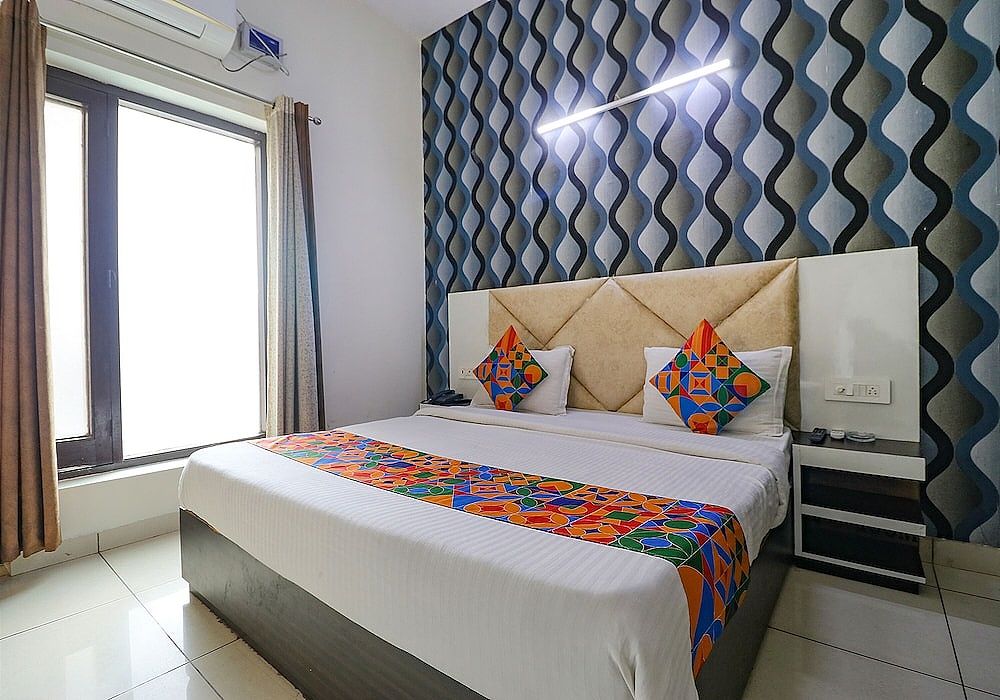 FabHotel K9 Deluxe Room 4