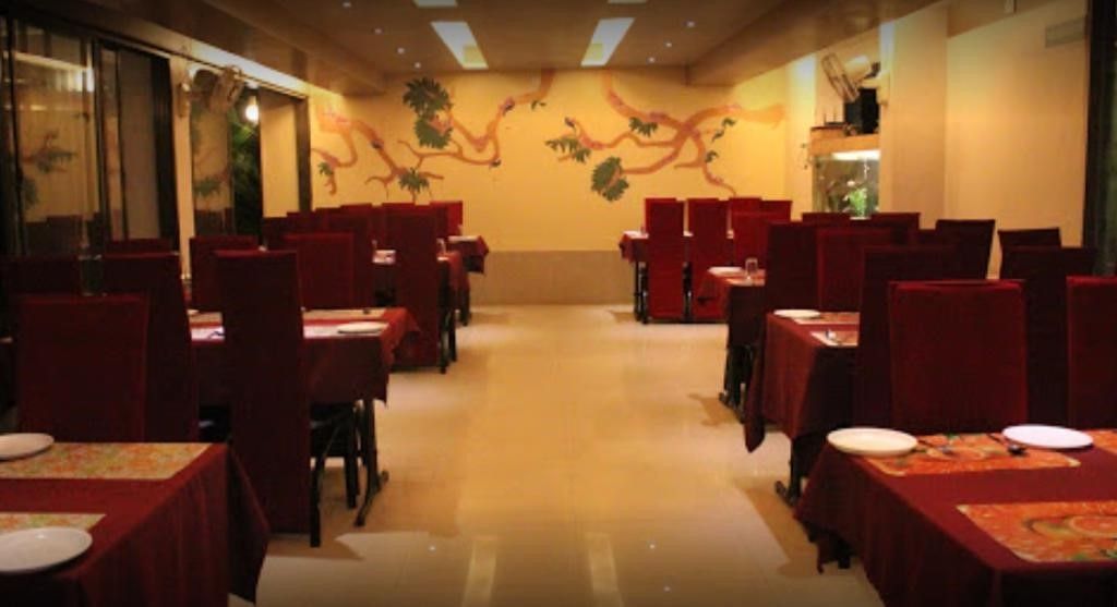 Food & Dining