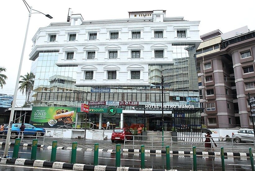 Hotel Metro Manor