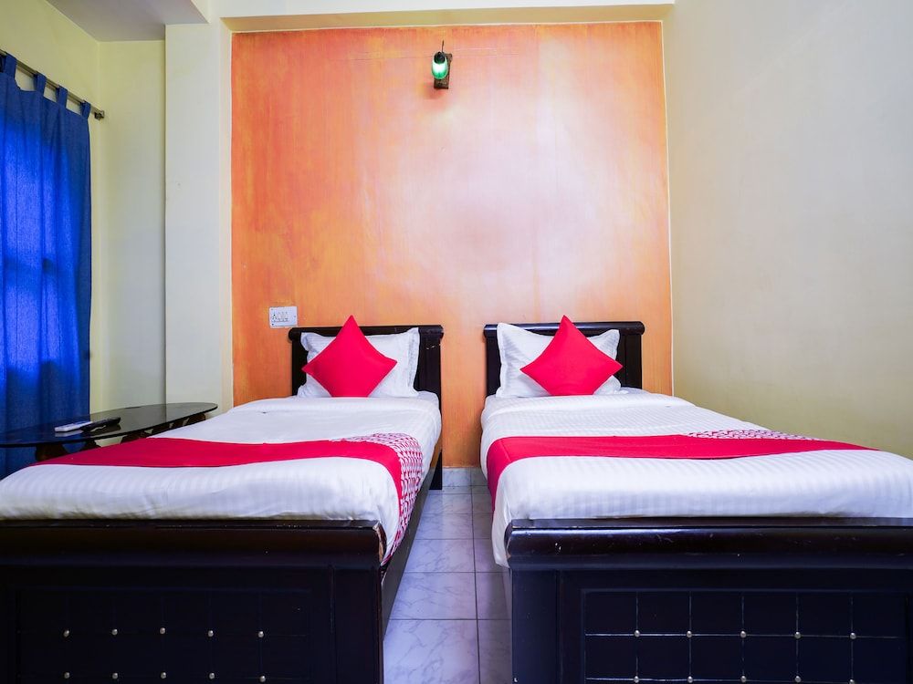 OYO 19121 V G Guest House Single Room (Saver) 21