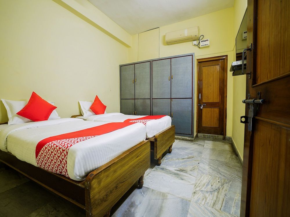 OYO 19121 V G Guest House Single Room (Saver) 23