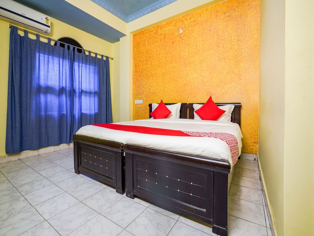 OYO 19121 V G Guest House Single Room (Saver) 25