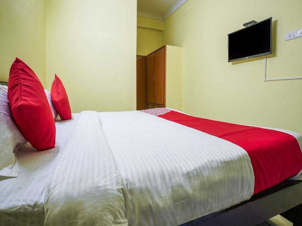 OYO 19121 V G Guest House Single Room (Saver) 18