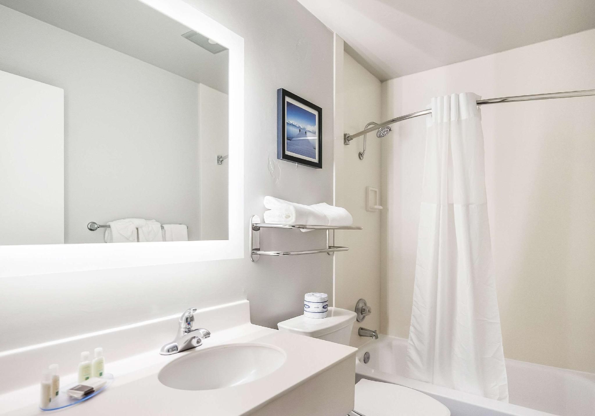 2 Queen Beds, Efficiency, Suite, Nonsmoking