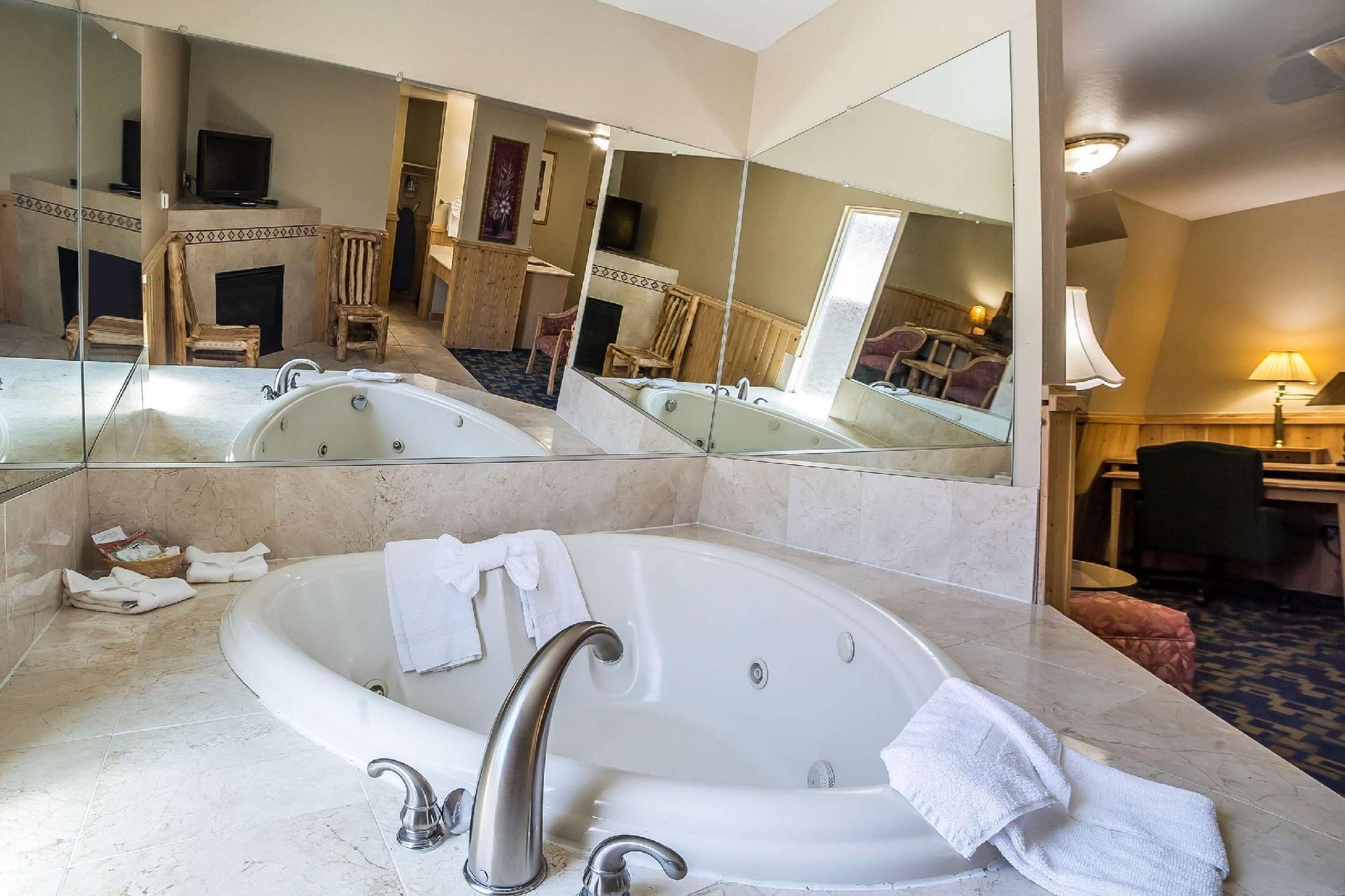 1 King Bed, Efficiency, Suite, Nonsmoking