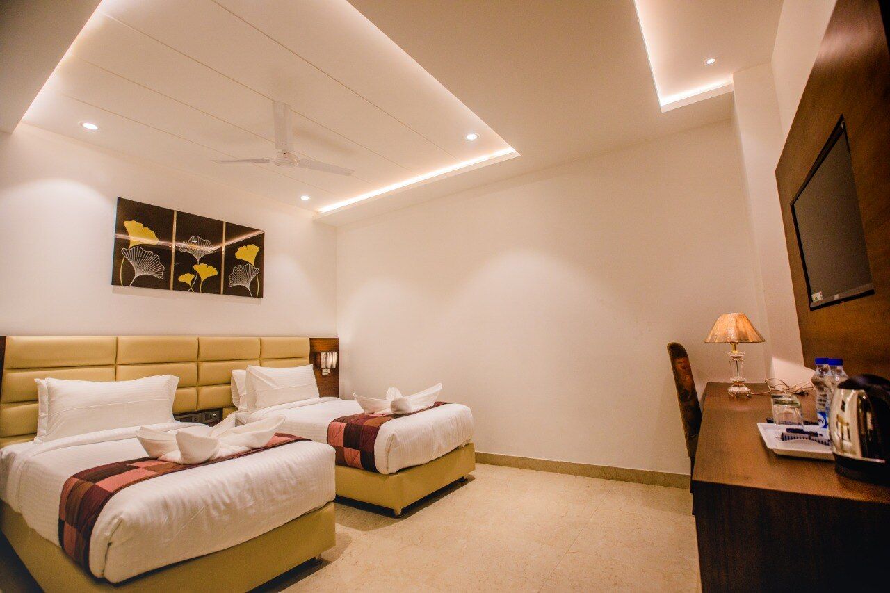 HOTEL TEN SQUARE (5 Minutes from The Taj Mahal) EXECUTIVE Twin Bed(Two Separate Single Beds Room) (Family Friendly Hotel)