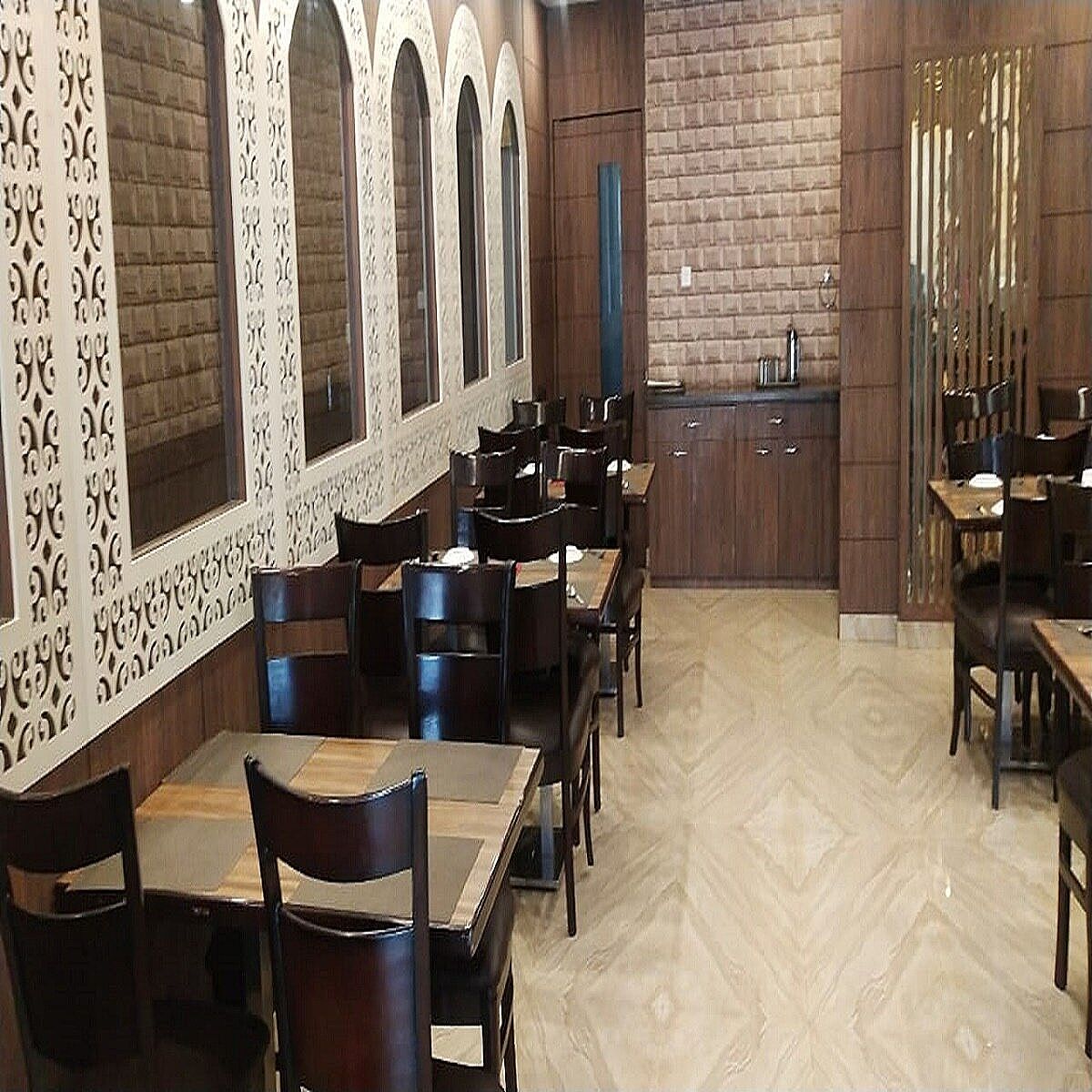 Food & Dining