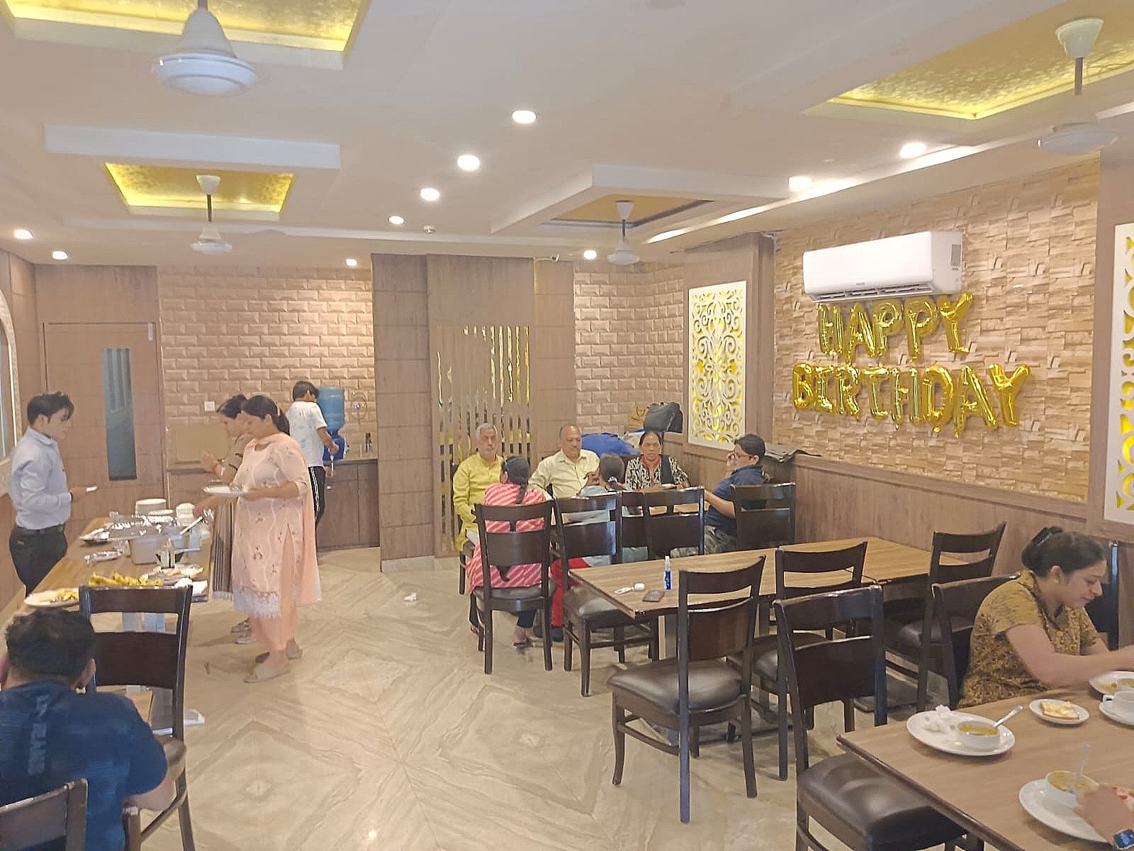 Food & Dining