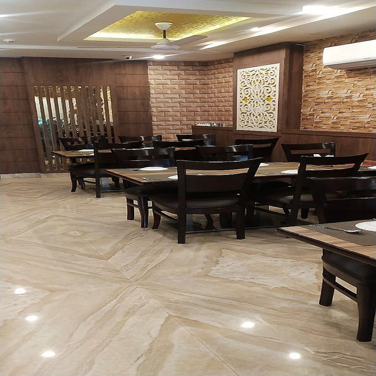 Food & Dining