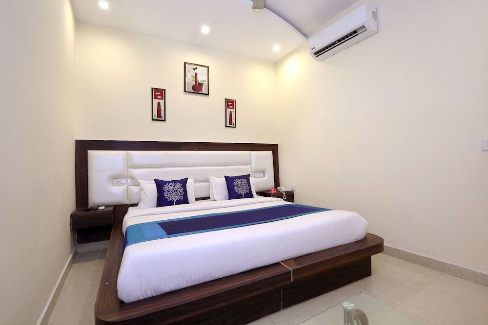 OYO 10145 Hotel JK Double or Twin Room