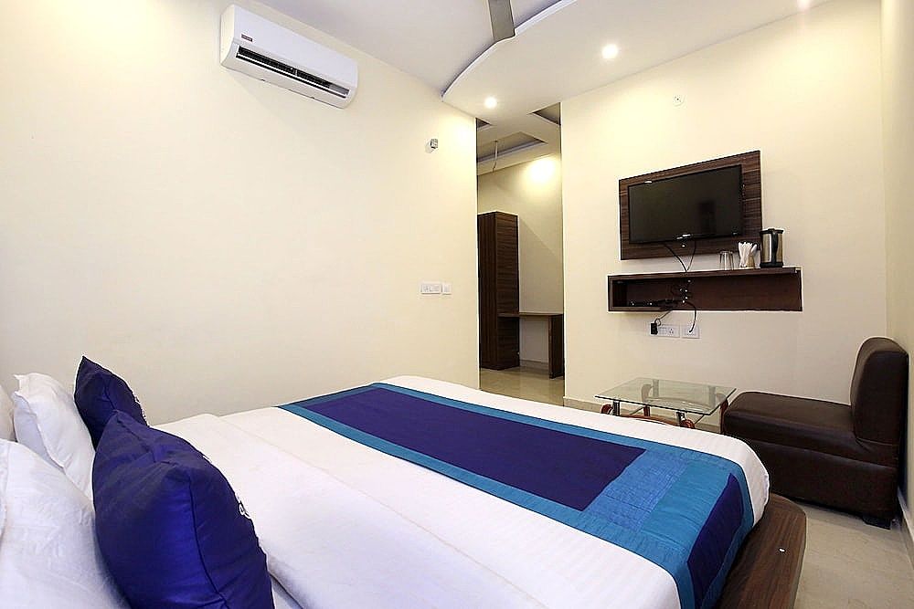 OYO 10145 Hotel JK Double or Twin Room 2