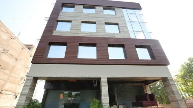 undefined Hotel Candy 10