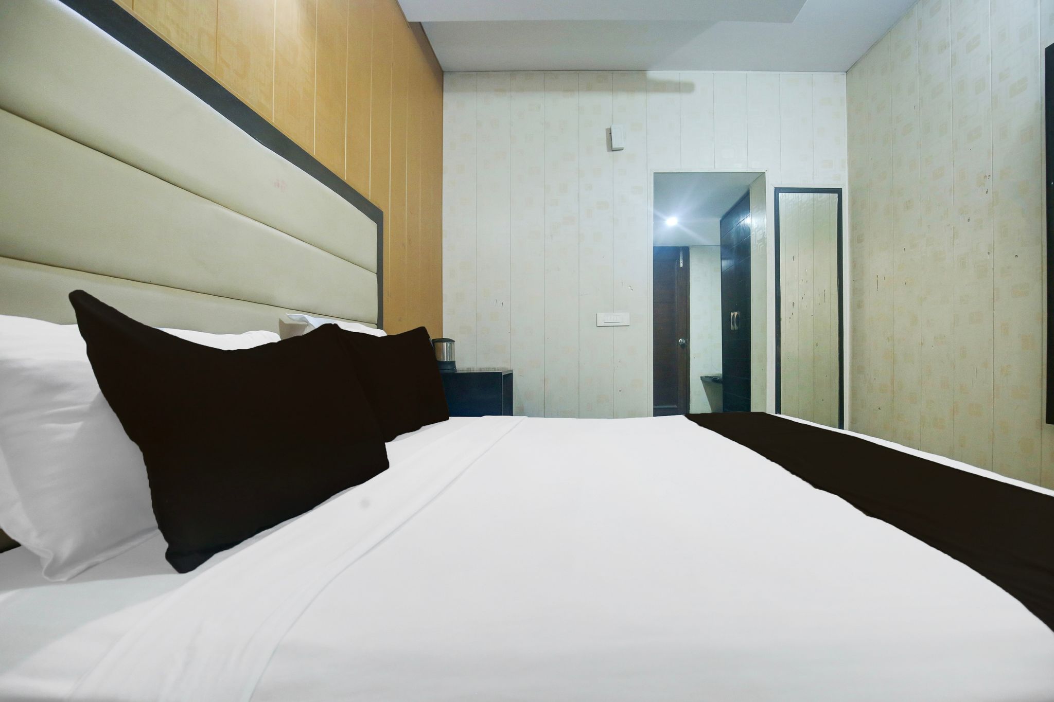 Hotel O Ek Noor Residency Classic 12