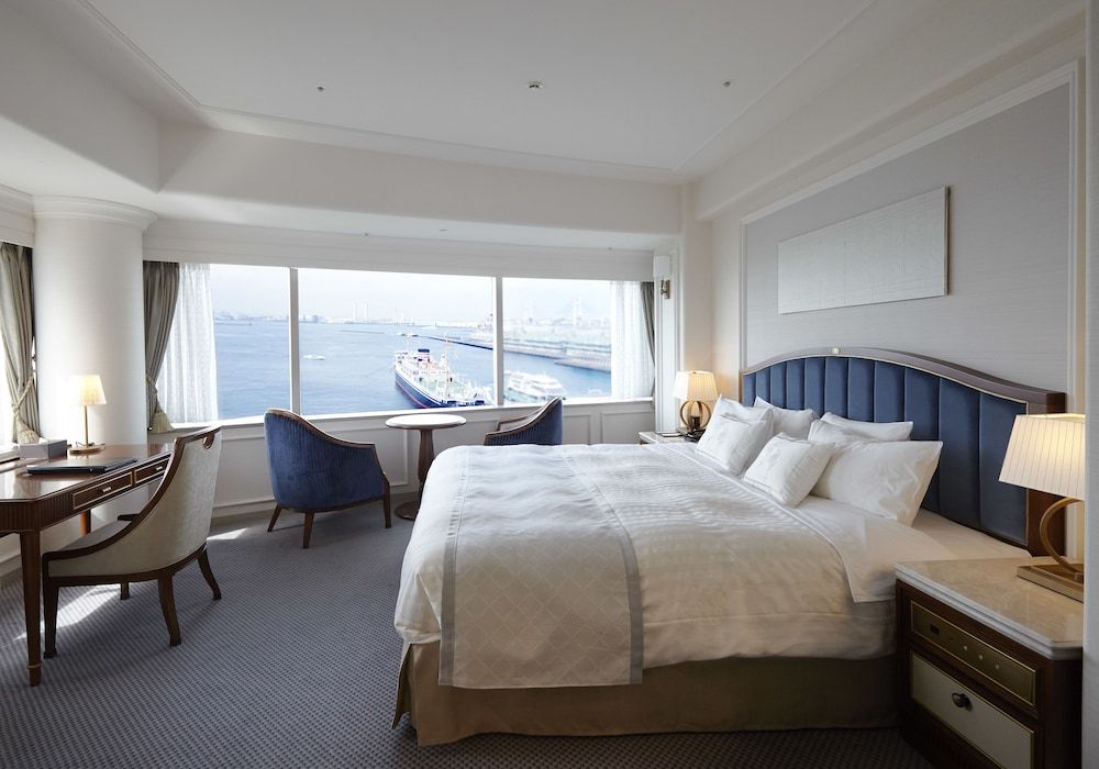 [Check-in 15:00] Bayfront Corner Double Room, 1 King Bed, Non Smoking