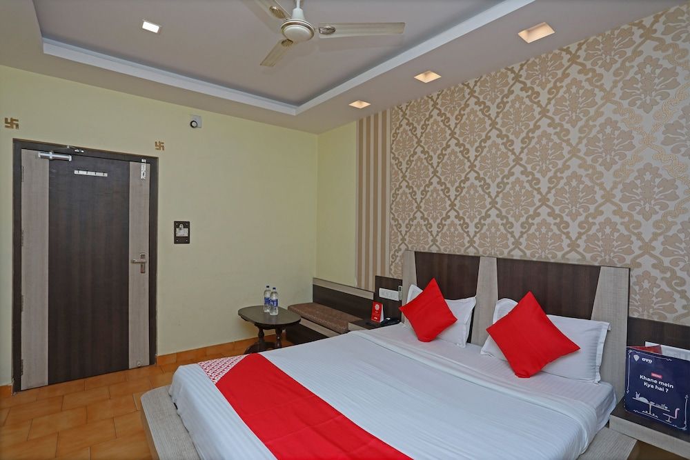 OYO 29689 Hotel Pramod Double or Twin Room 4