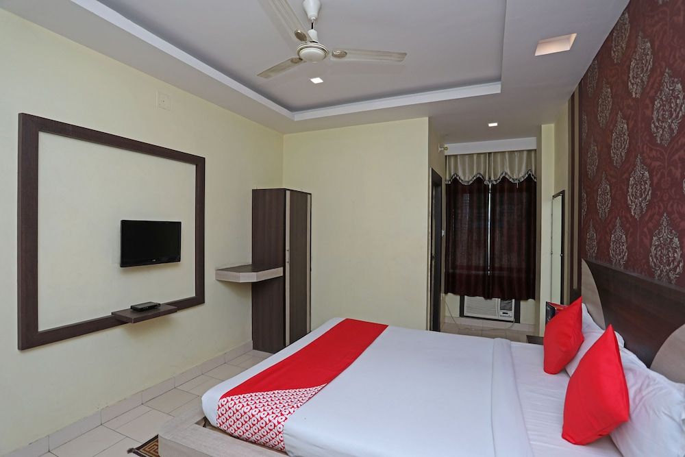 OYO 29689 Hotel Pramod Double or Twin Room 5