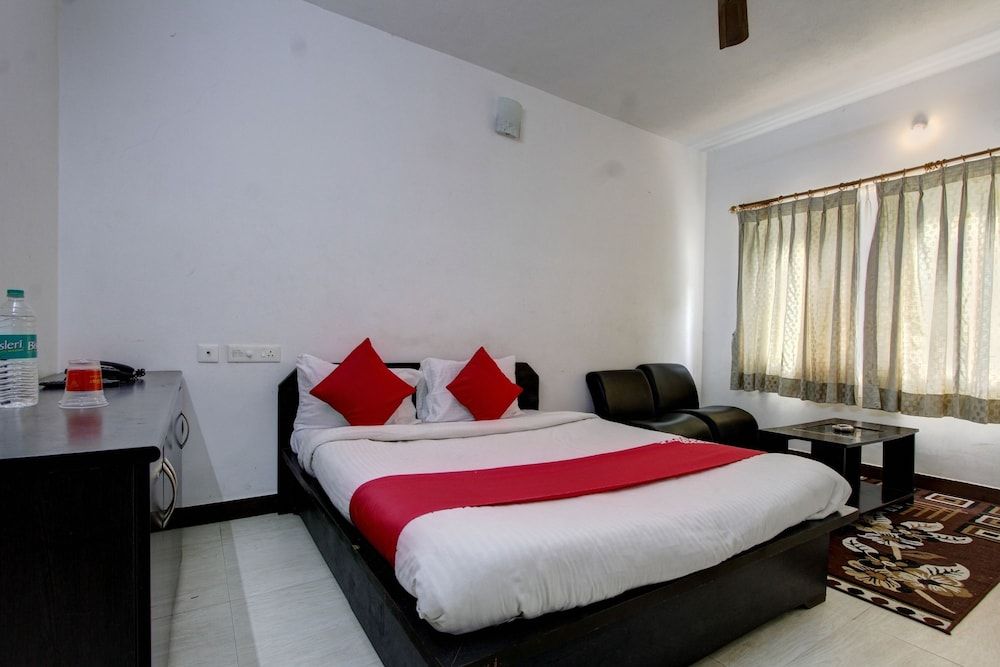 undefined OYO 46168 Sky Hotels 5