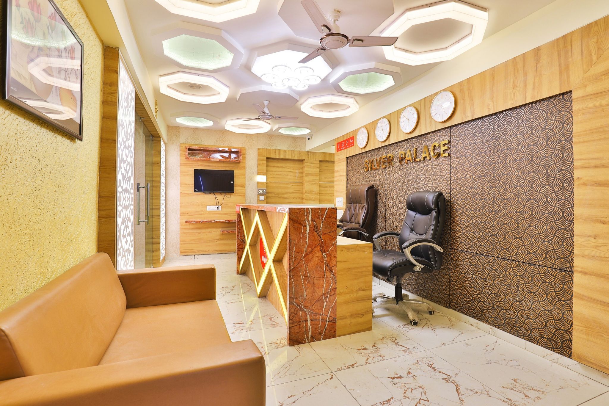 undefined OYO Hotel Silver Palace 8
