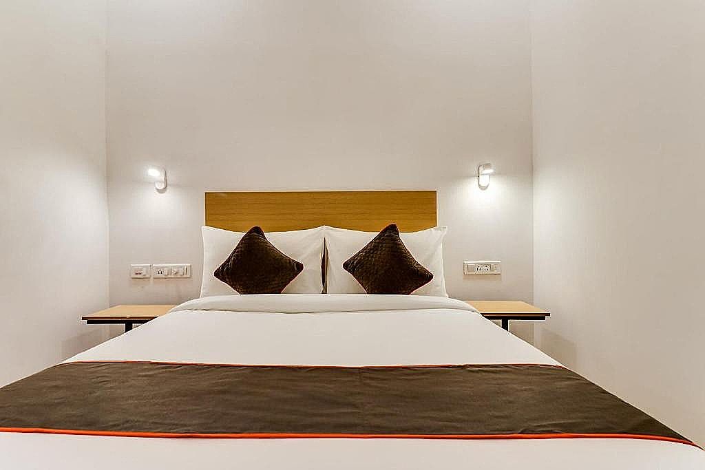 Townhouse Gandhi Hall Classic Room 12