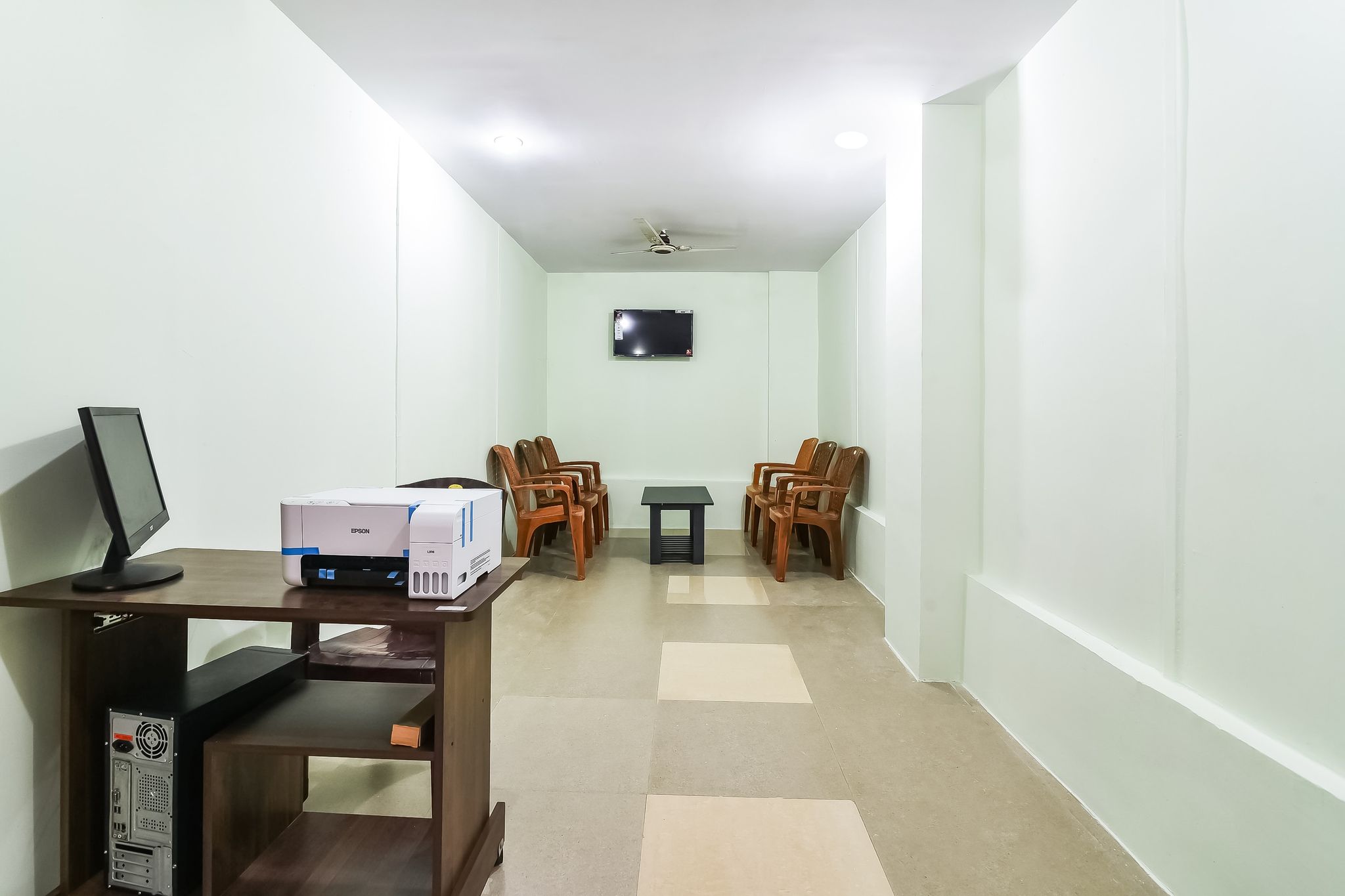 undefined OYO 42984 Kartikeya Park View Residency 3