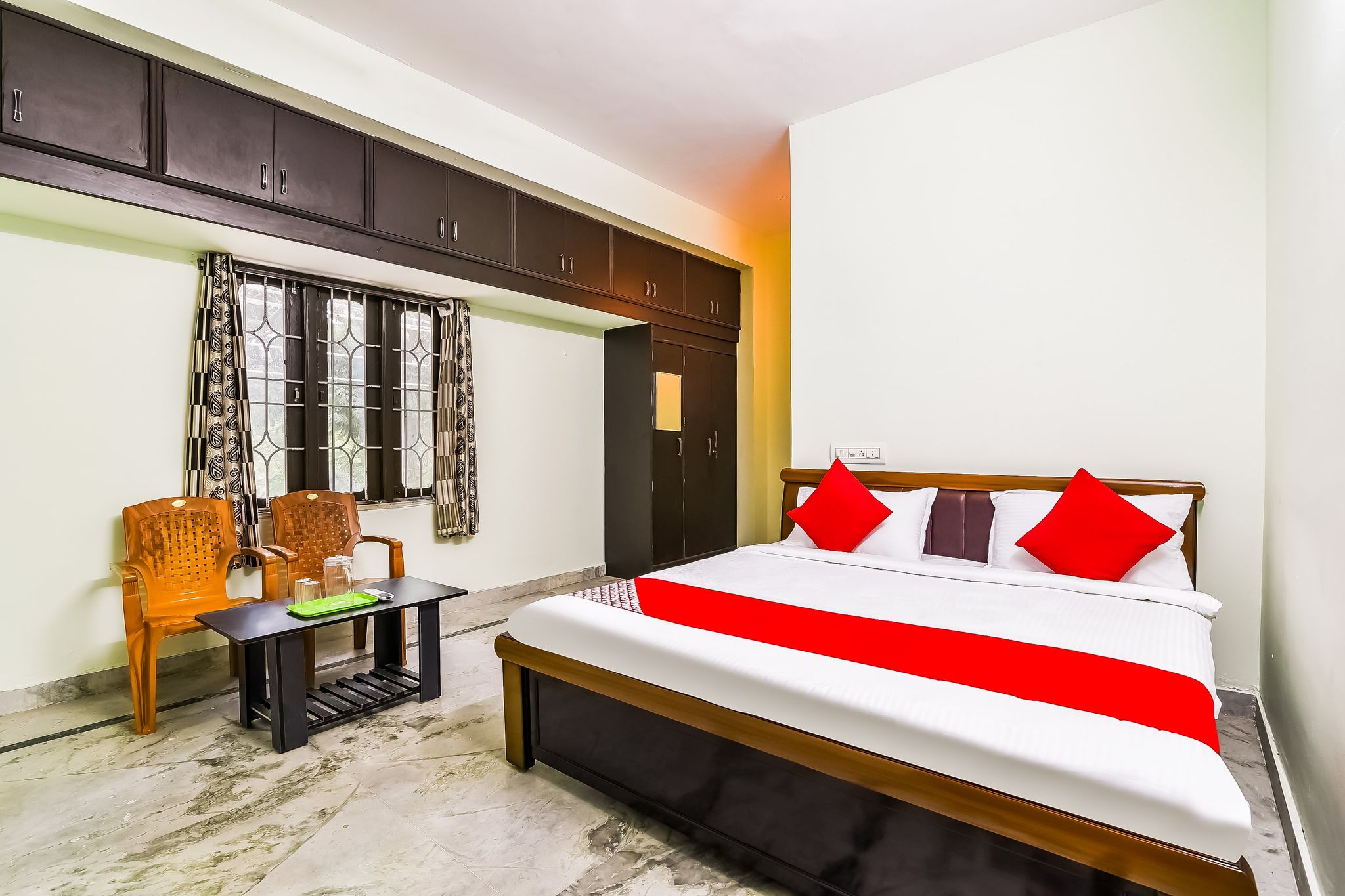 undefined OYO 42984 Kartikeya Park View Residency 5