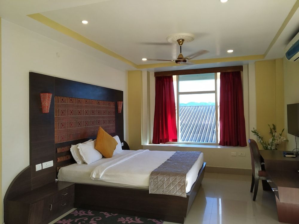 Hotel SC Grand Standard Room 8