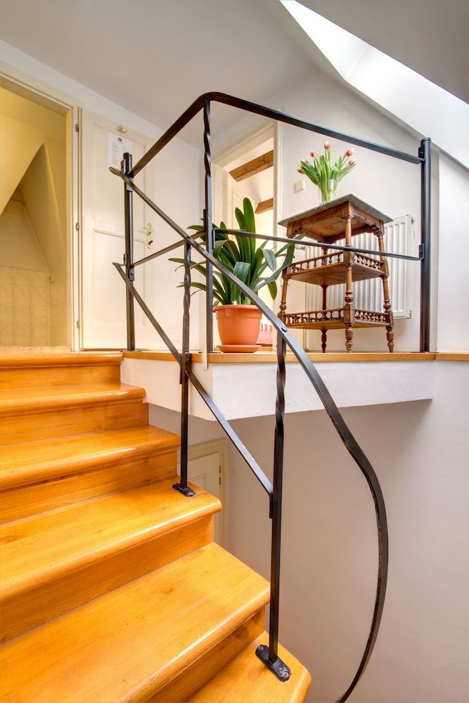 undefined Red Lion 9