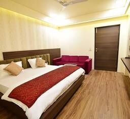 Hotel Shyampuriya Palace Deluxe Room 4