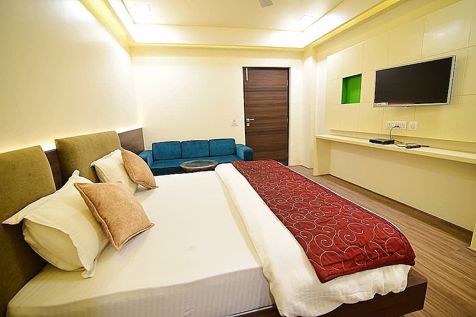 Hotel Shyampuriya Palace Deluxe Room