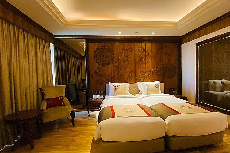 Seven Seas Hotel ROYAL ROOM