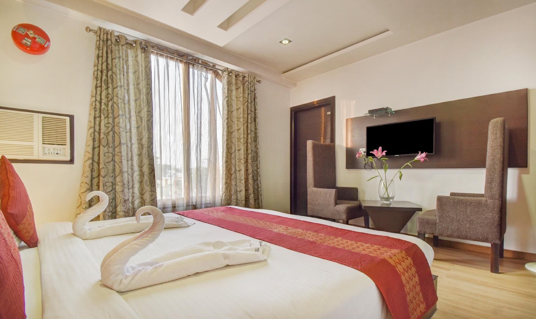 Hotel Raya Inn Deluxe Double Room 10