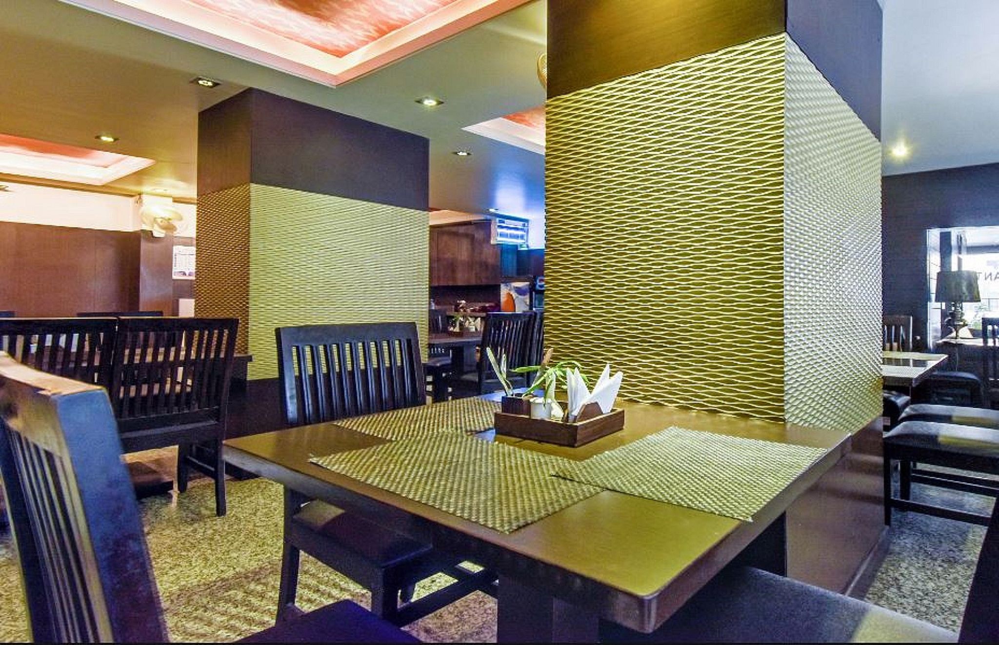 Food & Dining